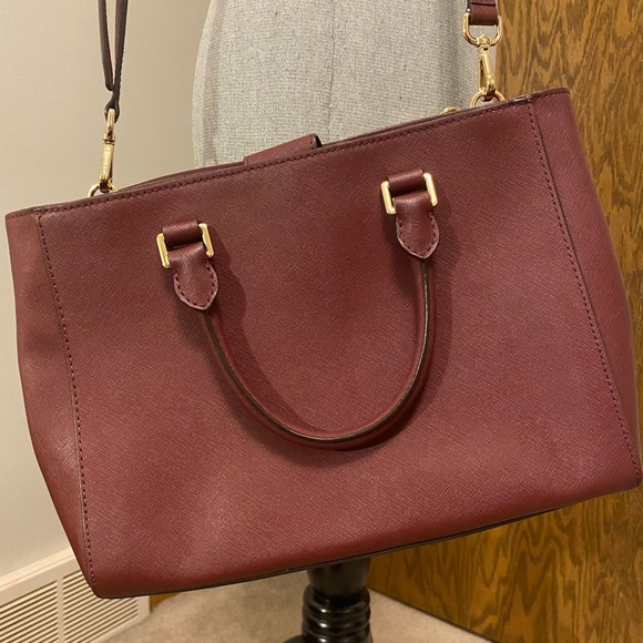 Michael Kors Crossbody - Picture 4 of 10